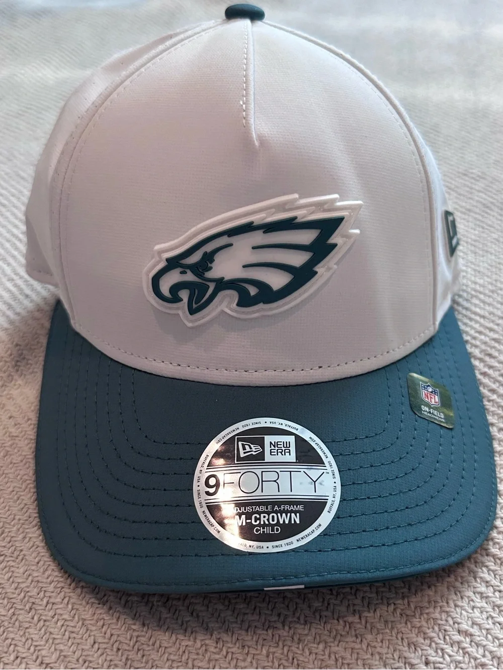 NFL Philadelphia Eagles Hat Child Medium NWT